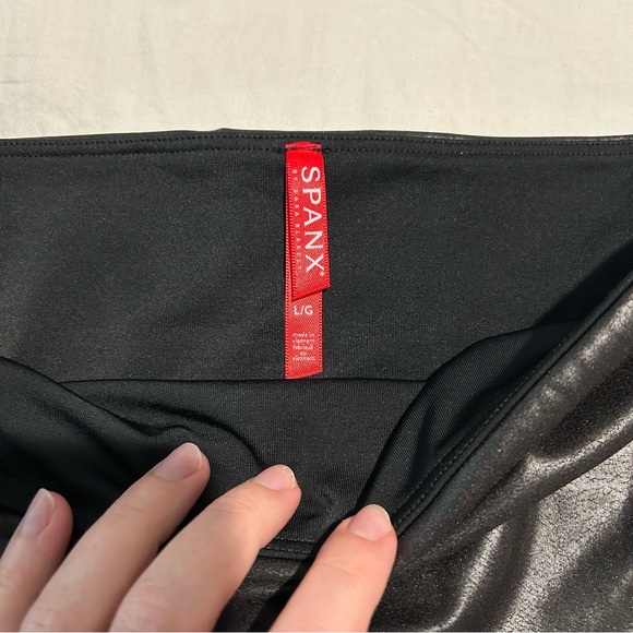 SPANX Faux Leather Leggings - Picture 5 of 7